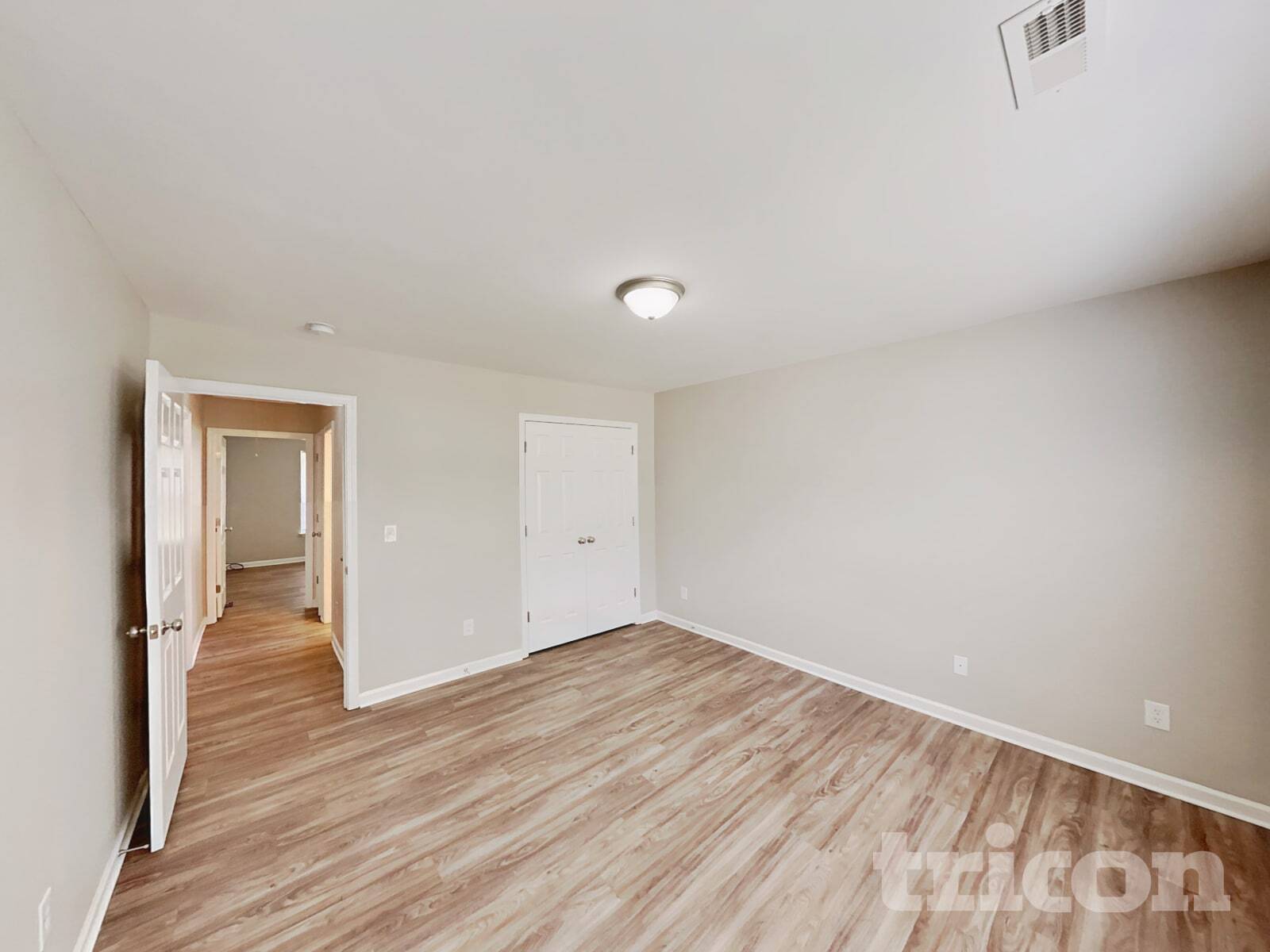 Building Photo - 614 Walnut Crossing Dr