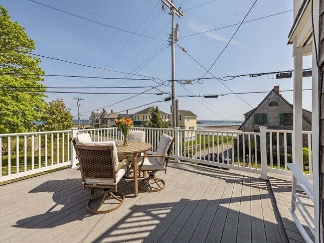 Building Photo - 281 Beach Ave
