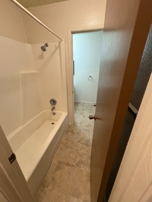 Building Photo - 321 Easy St