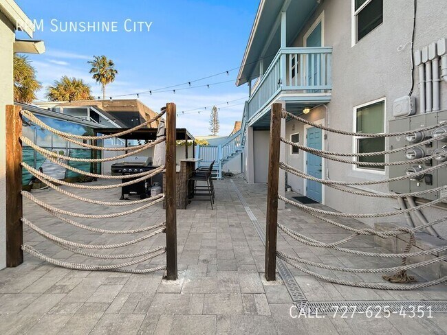 Building Photo - 14135 Palm St