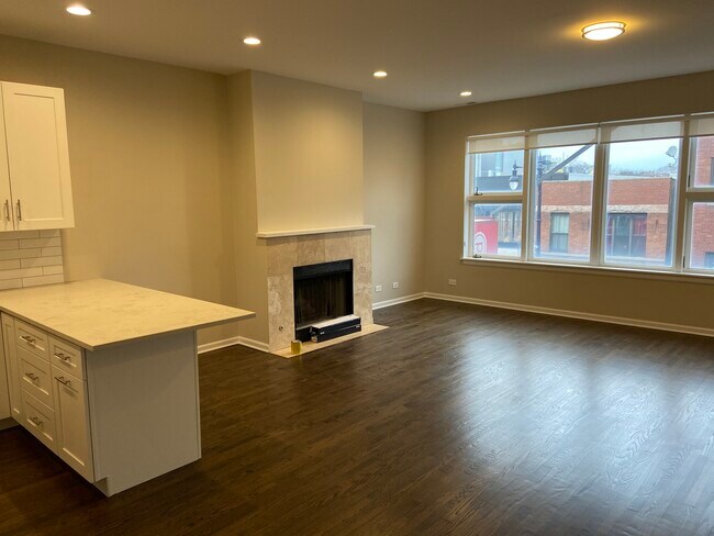 Building Photo - 1837 W North Ave