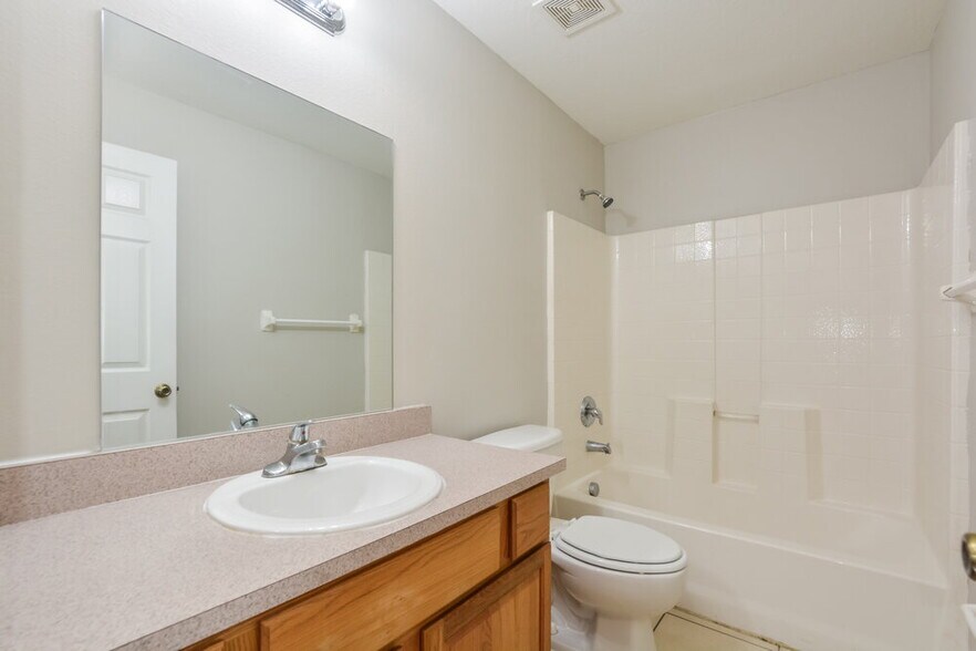 Building Photo - 1168 S Brickell Dr
