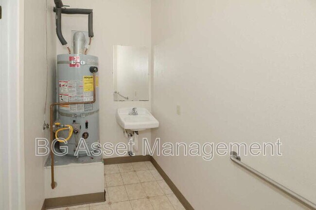 Building Photo - 701 San Pablo Ave