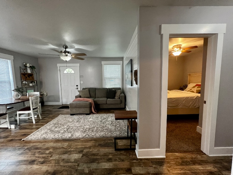 Building Photo - 2945 Alabama Dr