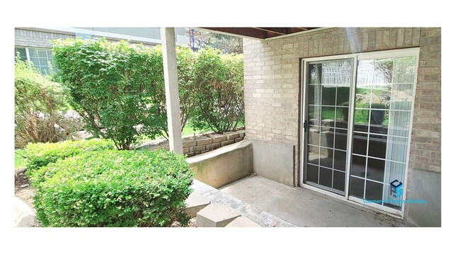 Building Photo - Lovely 3 bed 2 bath ground floor apartment...