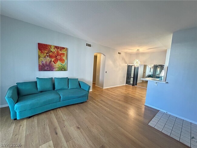 Building Photo - 1830 N Buffalo Dr