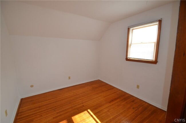 Building Photo - 210 Lincoln Park Dr