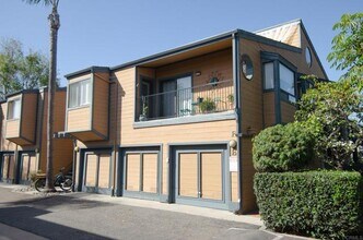 Building Photo - 812 Kalpati Cir