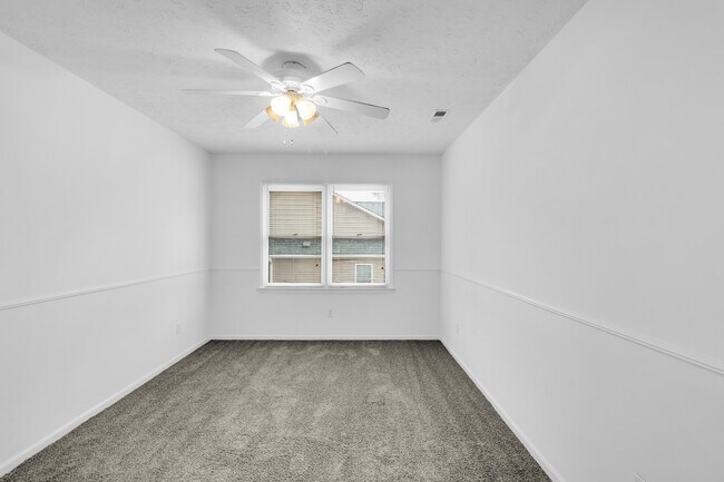 Building Photo - 1824 Caracara Dr