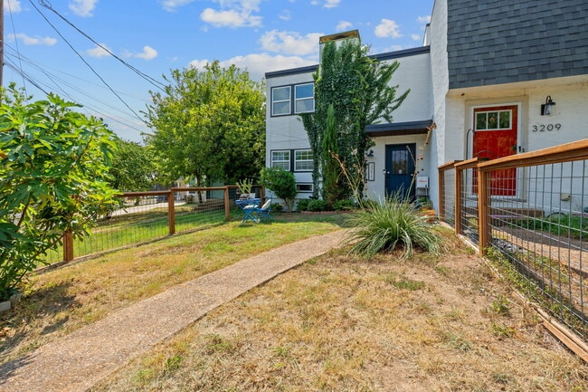 Primary Photo - 3211 Northeast Dr
