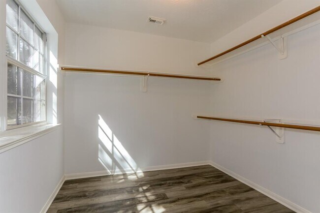 Building Photo - 2207 Stoneycreek Park Ct