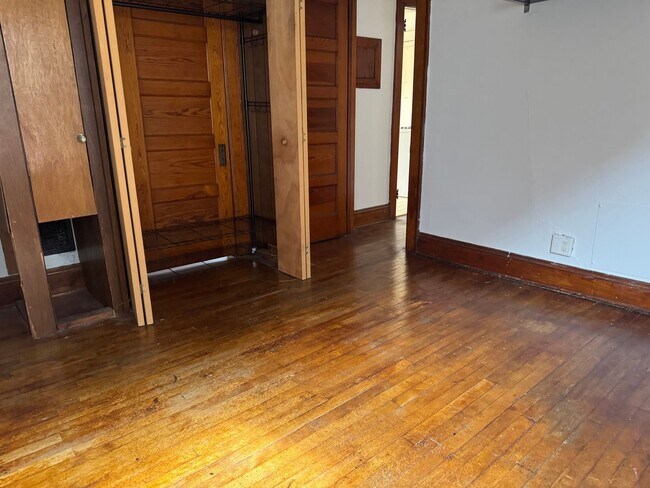 Building Photo - 213-215 N Paterson