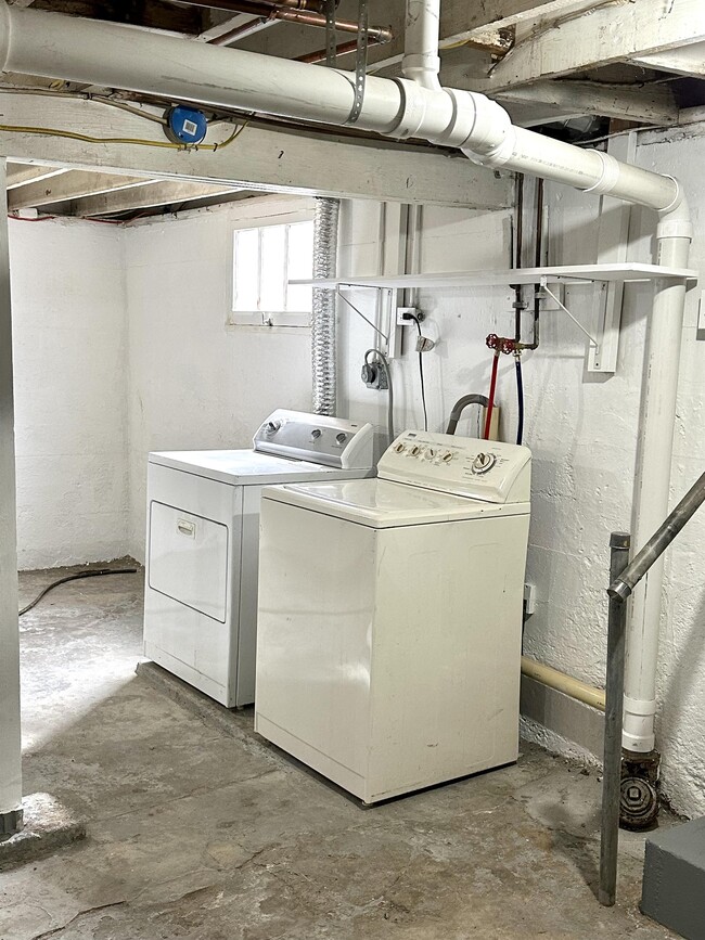 Building Photo - 108 S Hawthorne Ave