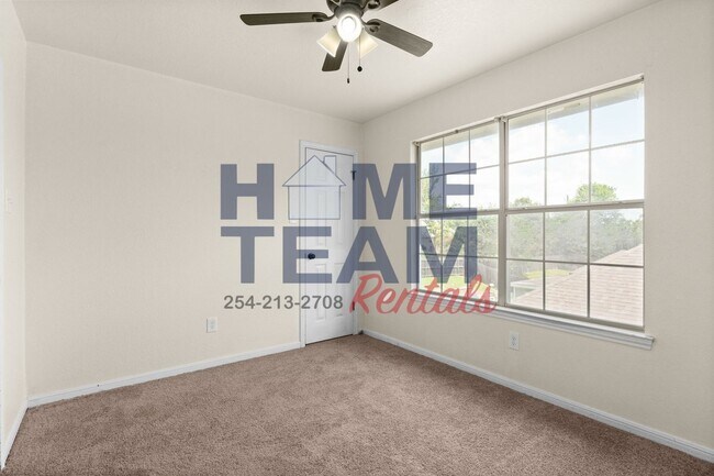 Building Photo - 714 Silver Creek Dr