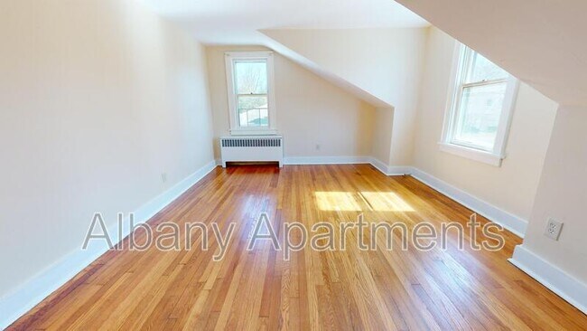 Building Photo - 63 Wellington Ave