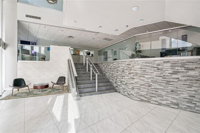 Building Photo - 151 E Washington St