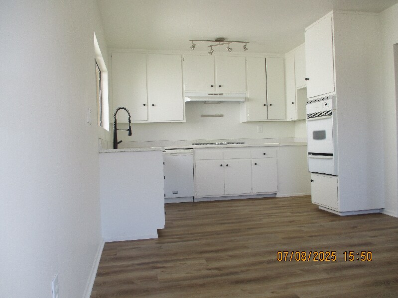 Building Photo - 407 Arenoso Ln