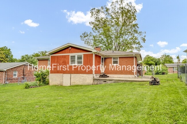 Building Photo - 122 Leimaur Dr