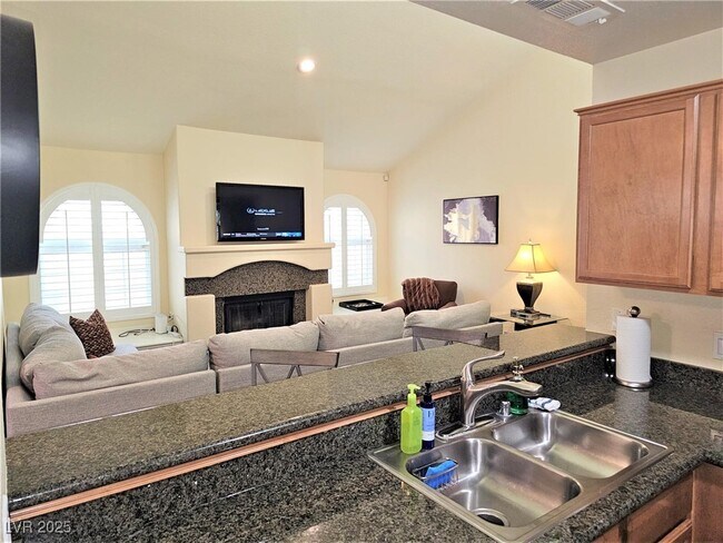 Building Photo - 3145 E Flamingo Rd