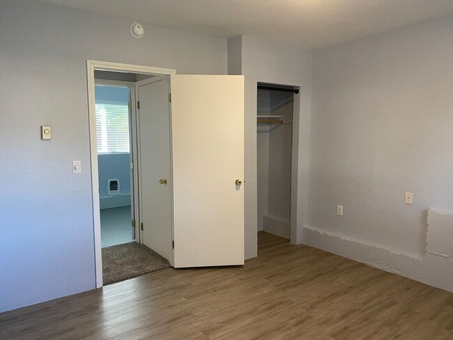 Building Photo - 4bd/1.75ba Carnation House