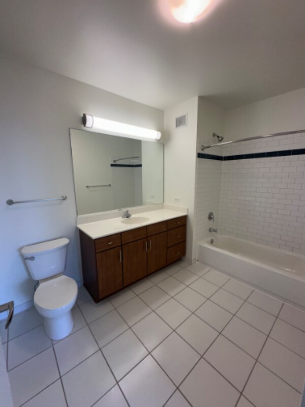 Building Photo - 335 E Wacker Dr