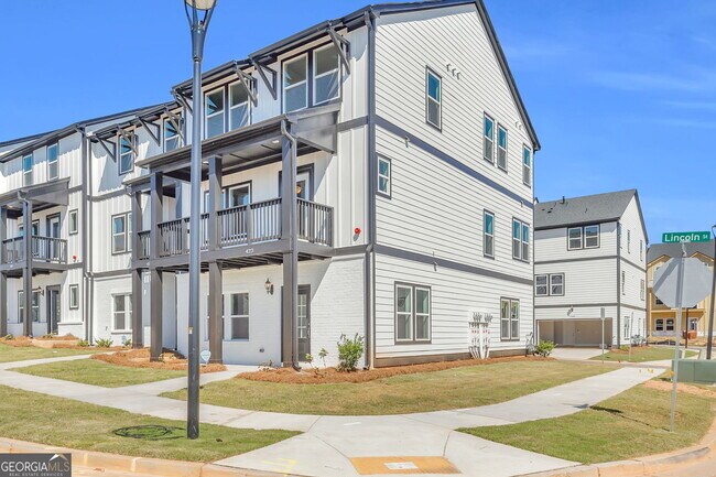 Building Photo - 423 Lincoln St