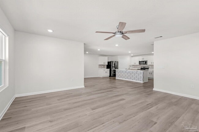 Building Photo - 5277 Peach Dr