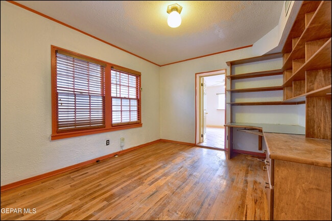 Building Photo - 1100 Kelly Way