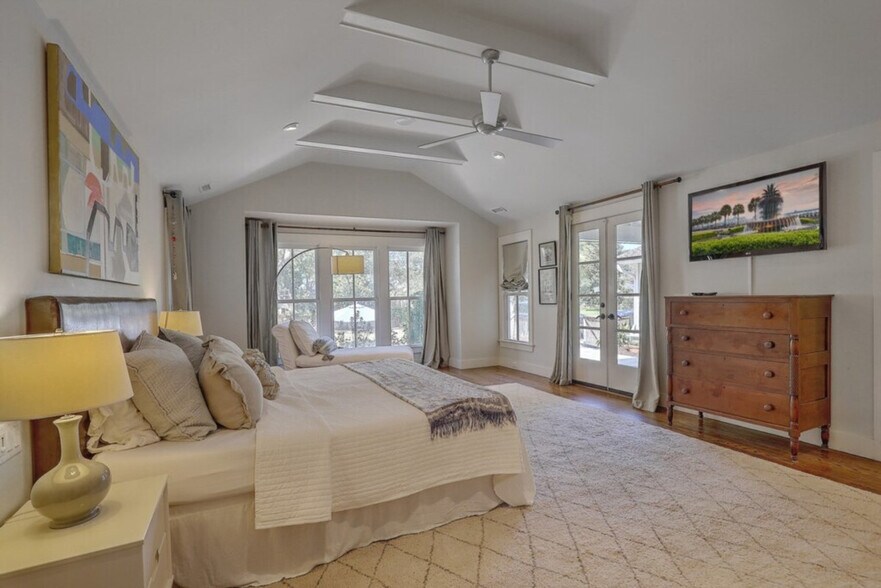 Building Photo - 278 Palm St