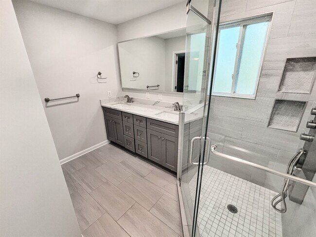 Building Photo - Beautifully Updated 4-Bedroom Home in Top-Rated Walton High District