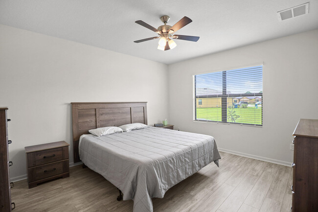 Building Photo - 922 Remington Green Dr SE