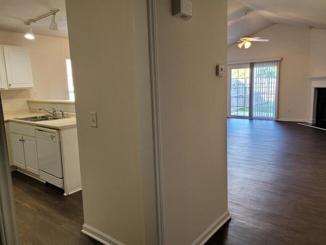 Building Photo - 1203 Wyngate Dr