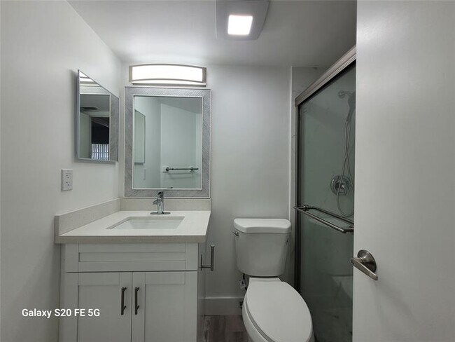 Building Photo - 8820 Royal Palm Blvd