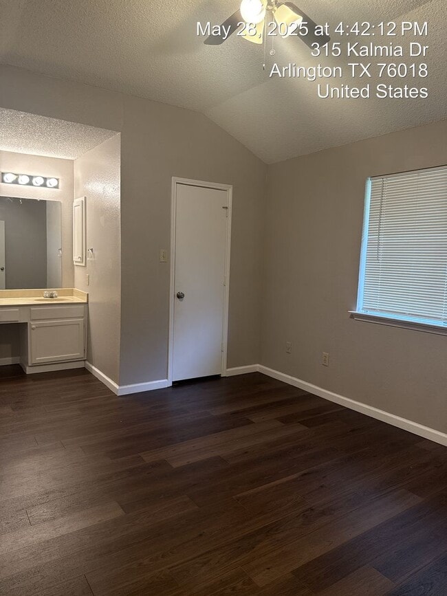 Building Photo - 315 Kalmia Dr