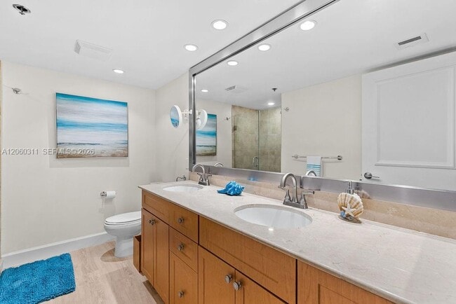 Building Photo - 251 Crandon Blvd