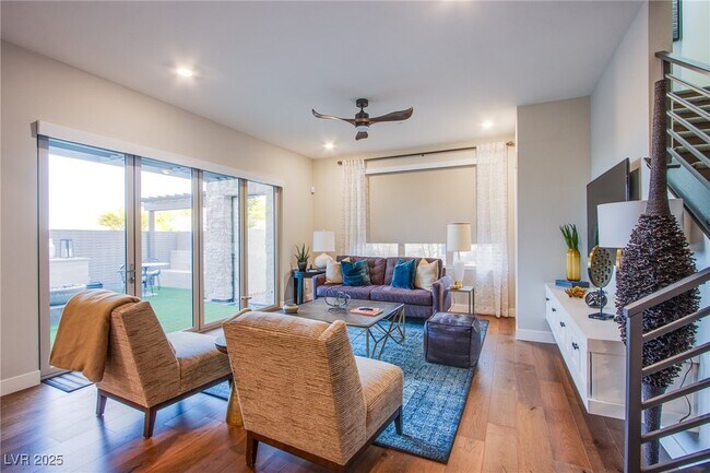 Building Photo - 10960 Merito Ct
