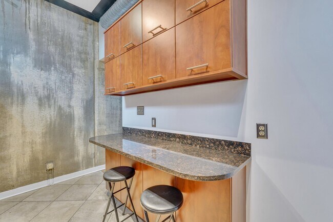 Building Photo - 536 Selma St