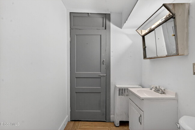 Building Photo - 58 Congress St