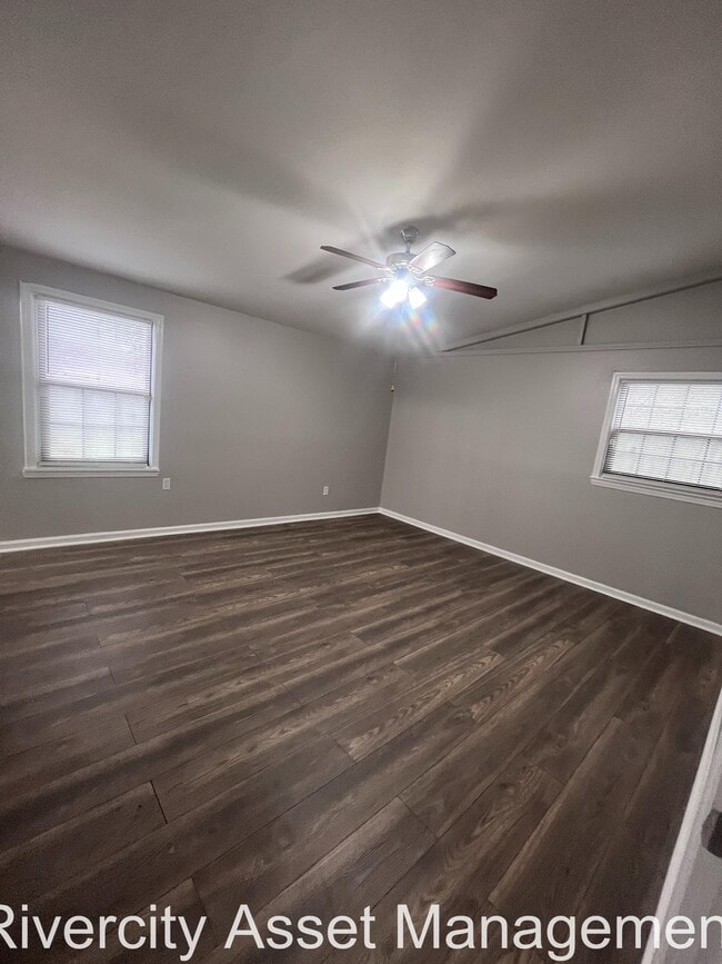 Building Photo - 1316 E Raines Rd