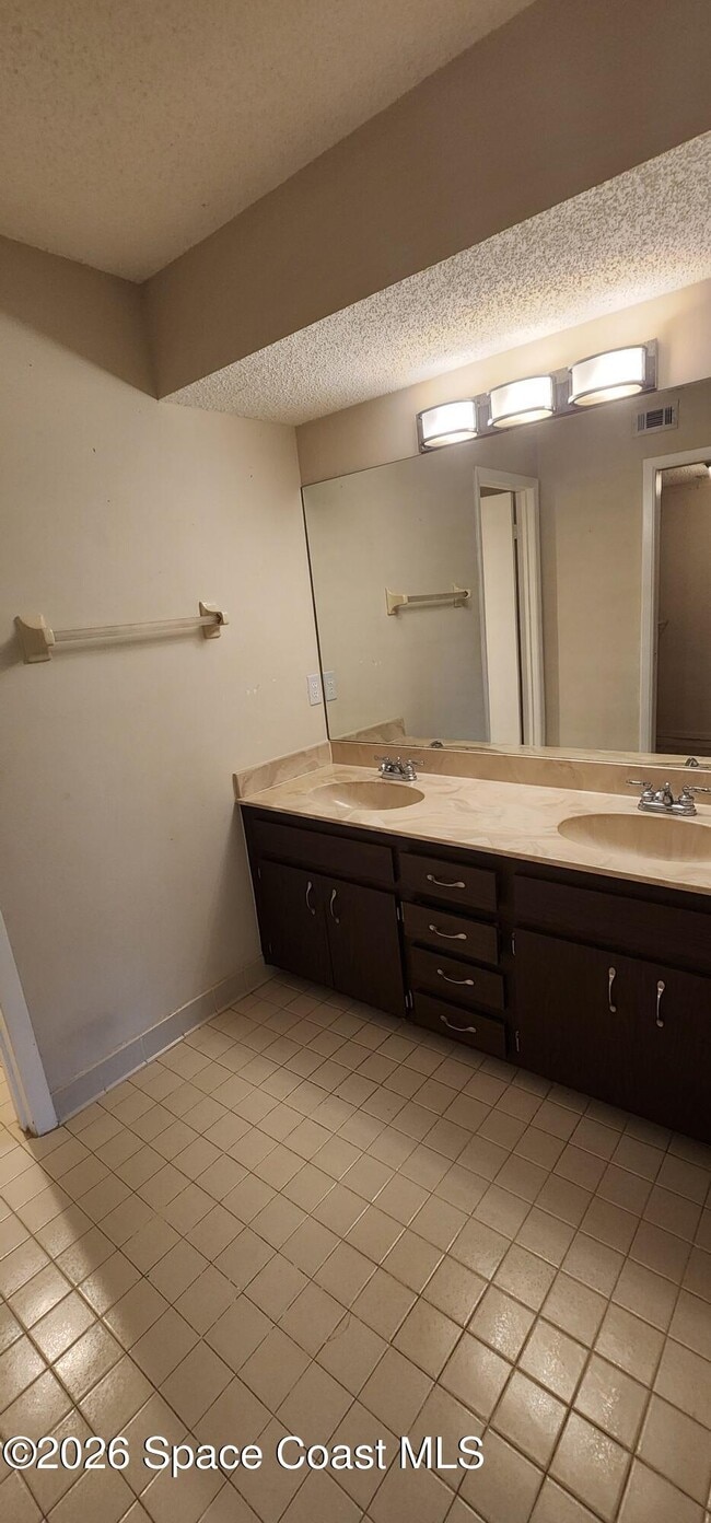 Building Photo - 441 N Harbor City Blvd