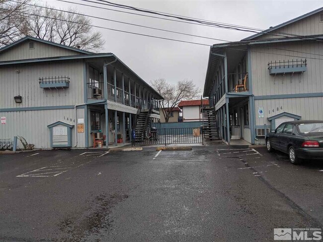 Building Photo - 1484 Lewis St