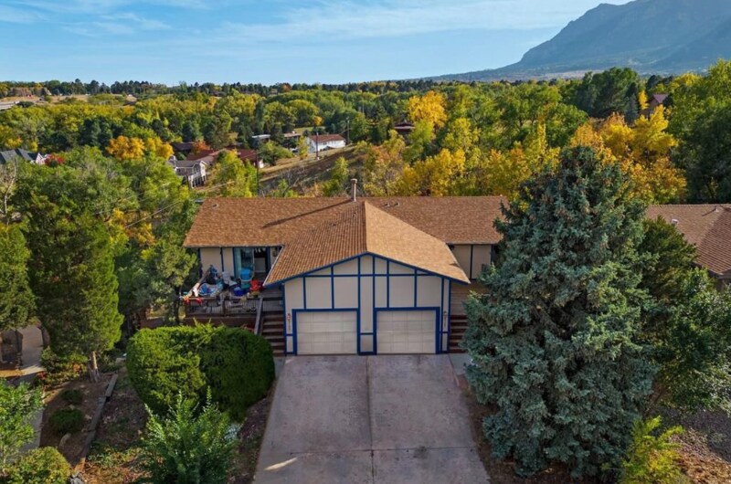 Building Photo - 2165 Broadmoor Rd Cir