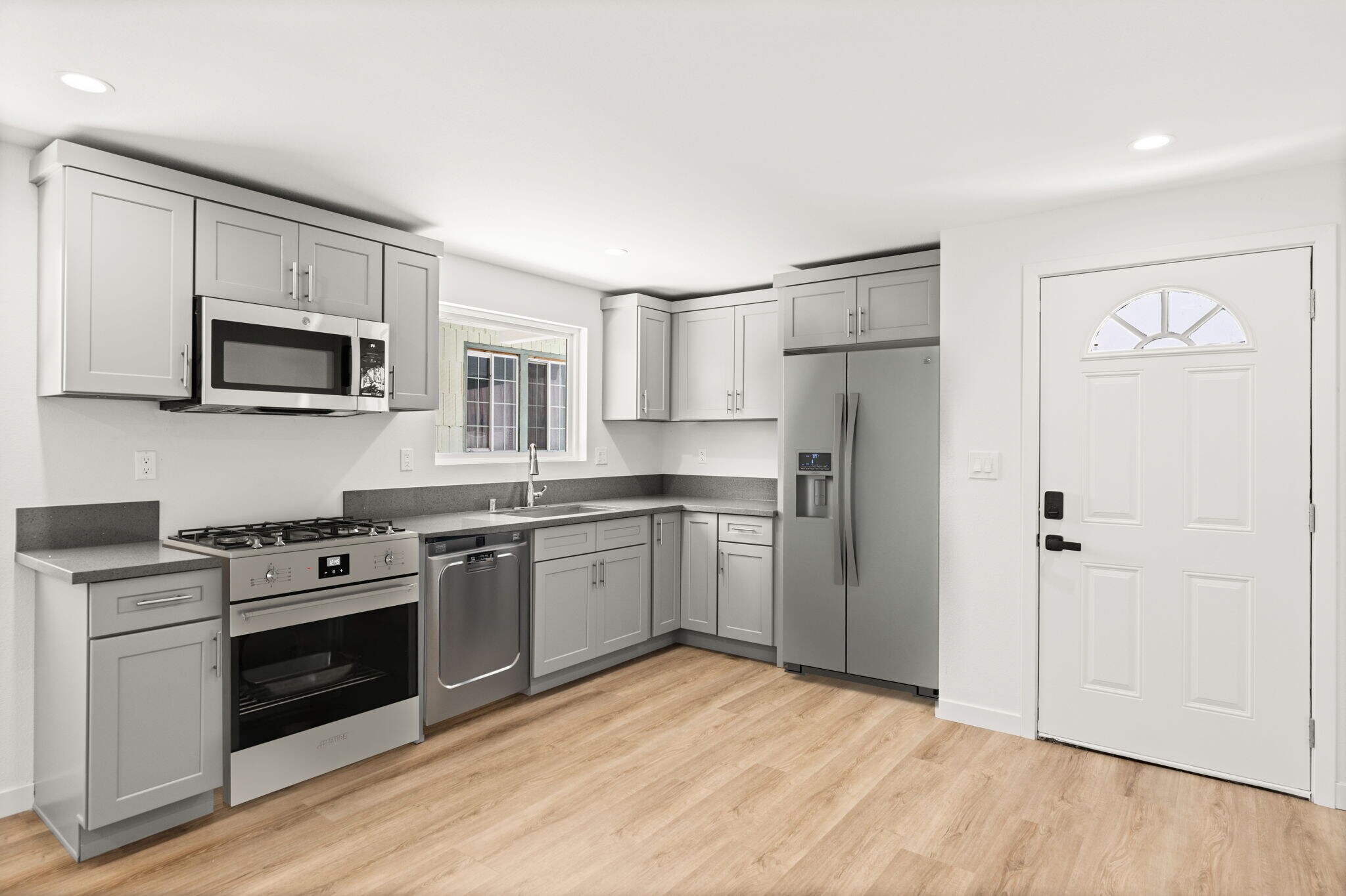 Building Photo - 4700 S Gramercy Pl