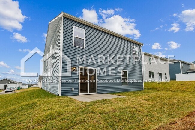 Building Photo - 2025 Southwood Cir