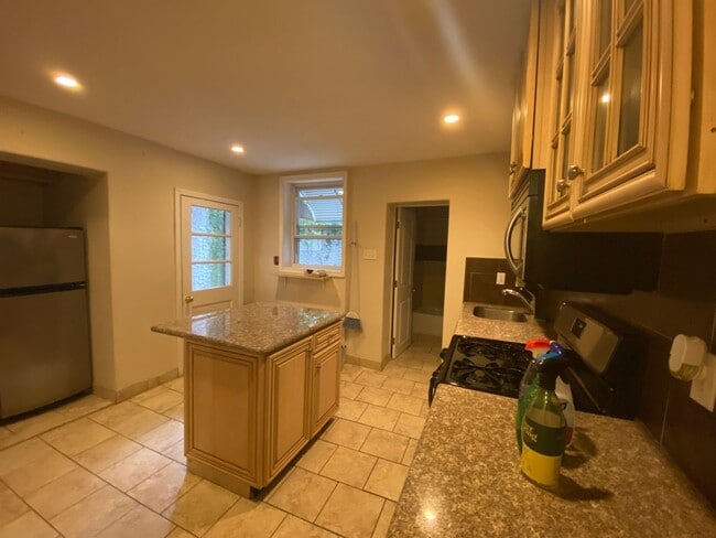 Building Photo - 1338 Passyunk Ave