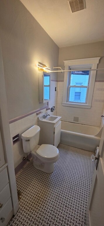 Building Photo - 38 Estes St