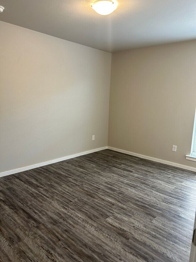 Building Photo - Cute 3 bedroom 2 bath Home!