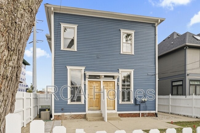 Building Photo - 920 N College Ave