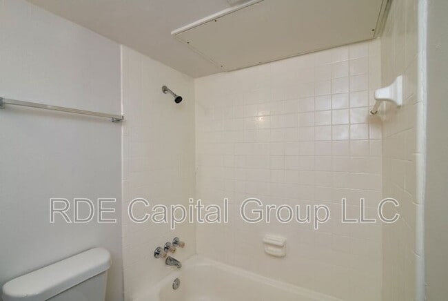 Building Photo - 2816 Throckmorton St