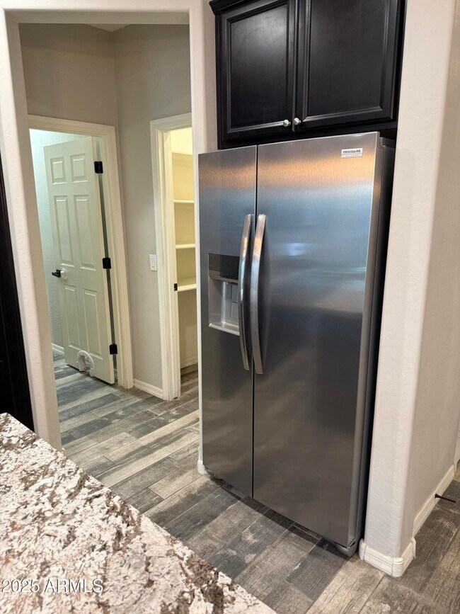 Building Photo - 21217 W Granada Rd